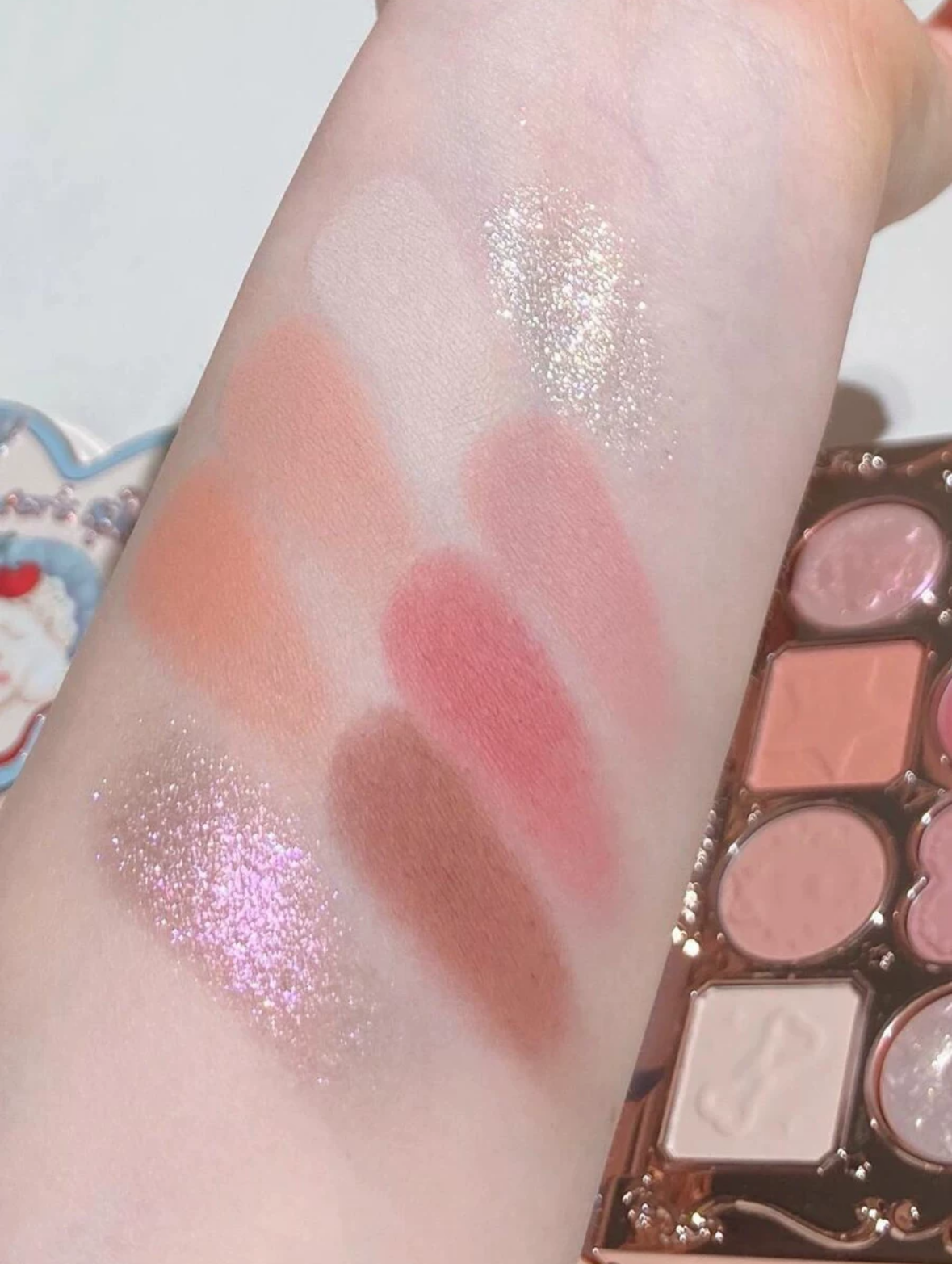 Naiwa Series Eight-Color Eyeshadow