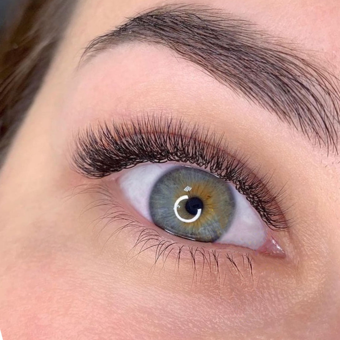 3D Volume Eyelash Extensions